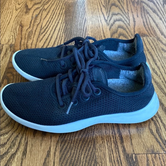 Women black with white sole Allbird Tree Runner sneakers, size 8 excellent cond - Picture 6 of 11